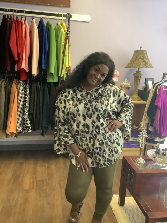 Leopard print blouse top - size 3 image 0