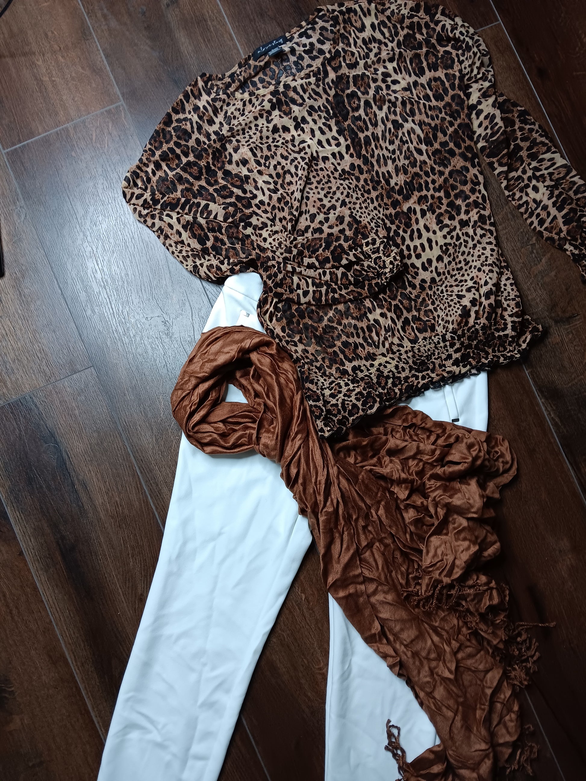 Leopard Print long-sleeved blouse size Large image 3