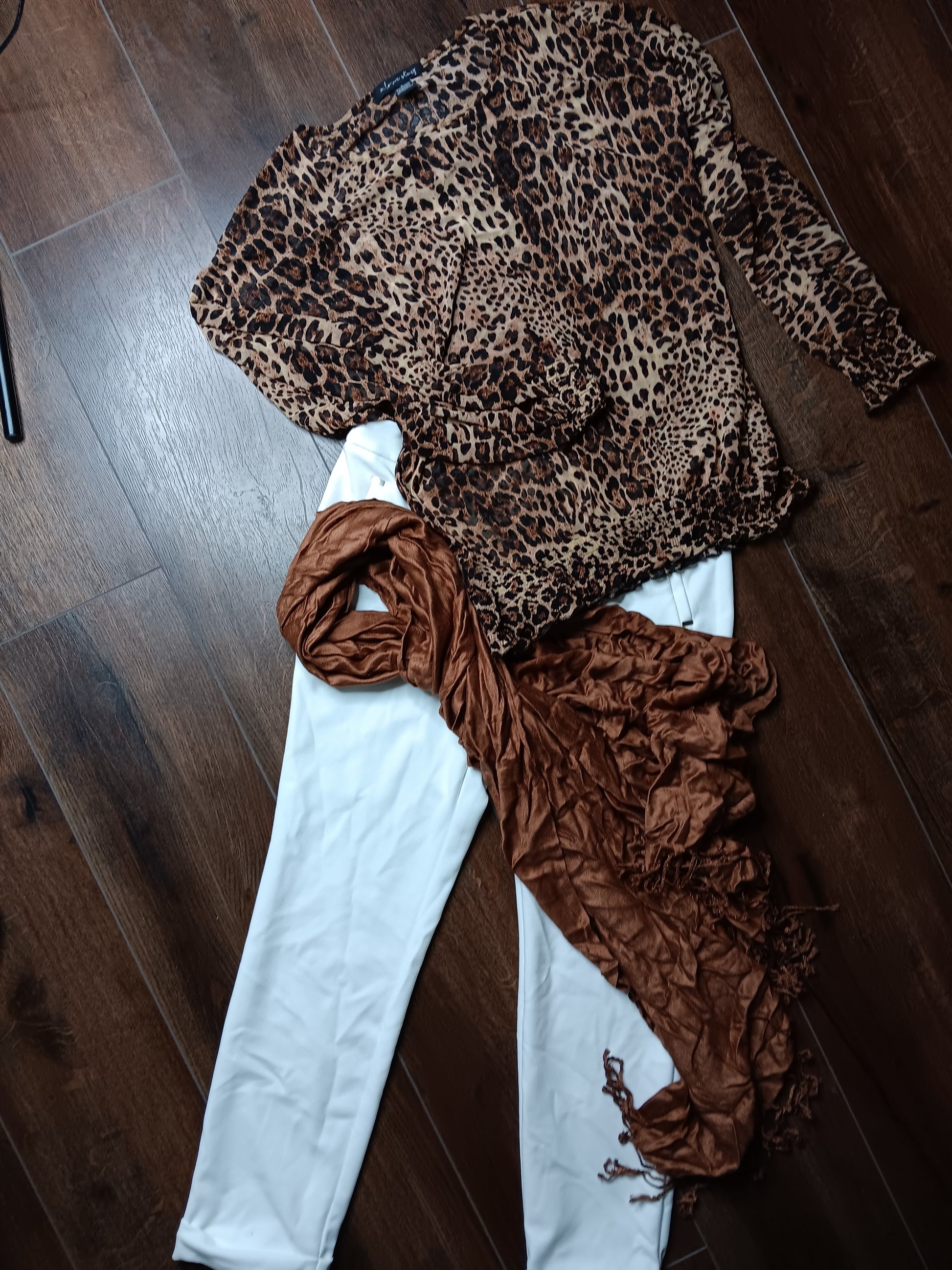 Leopard Print long-sleeved blouse size Large image 4
