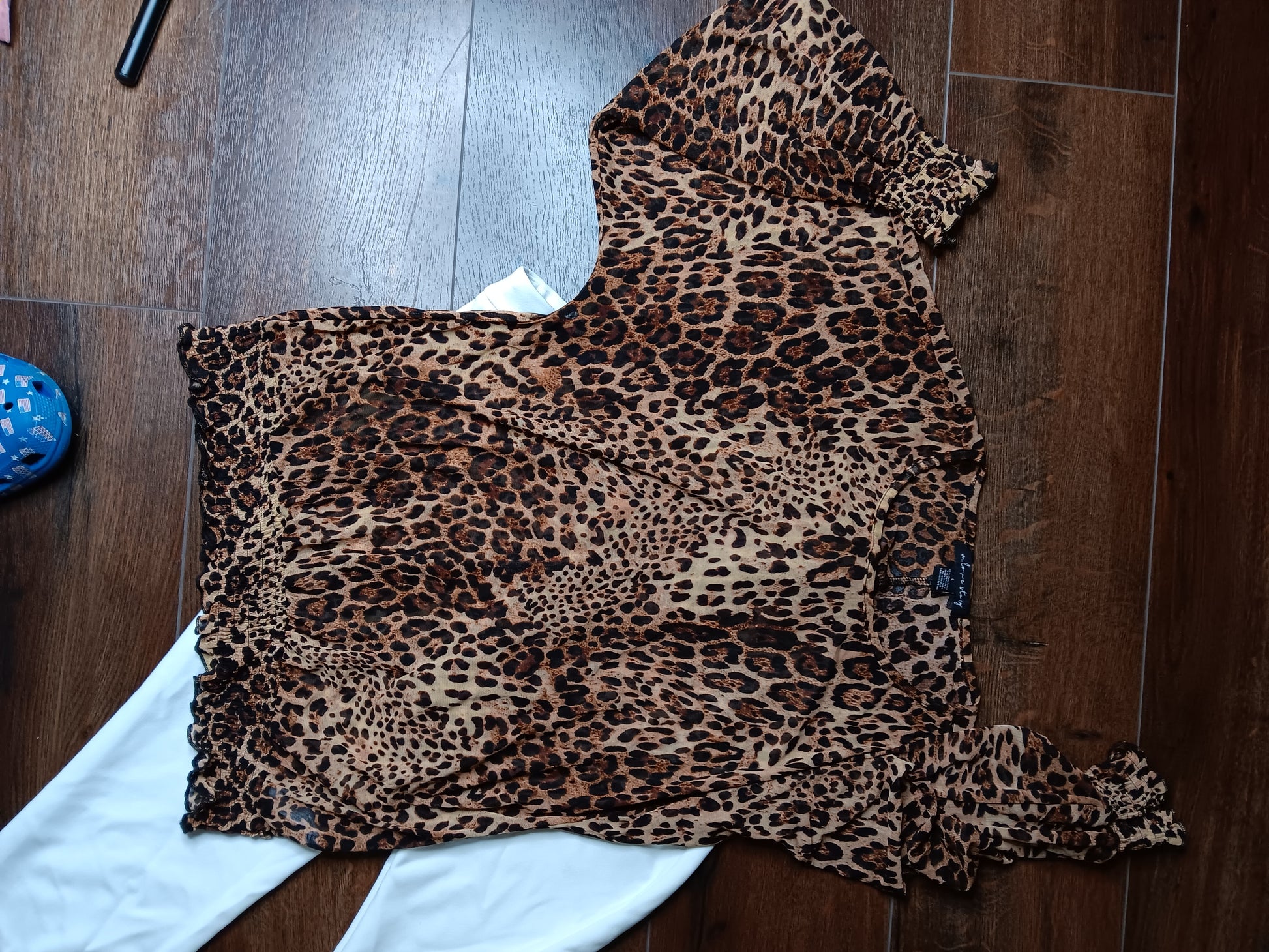Leopard Print long-sleeved blouse size Large image 1